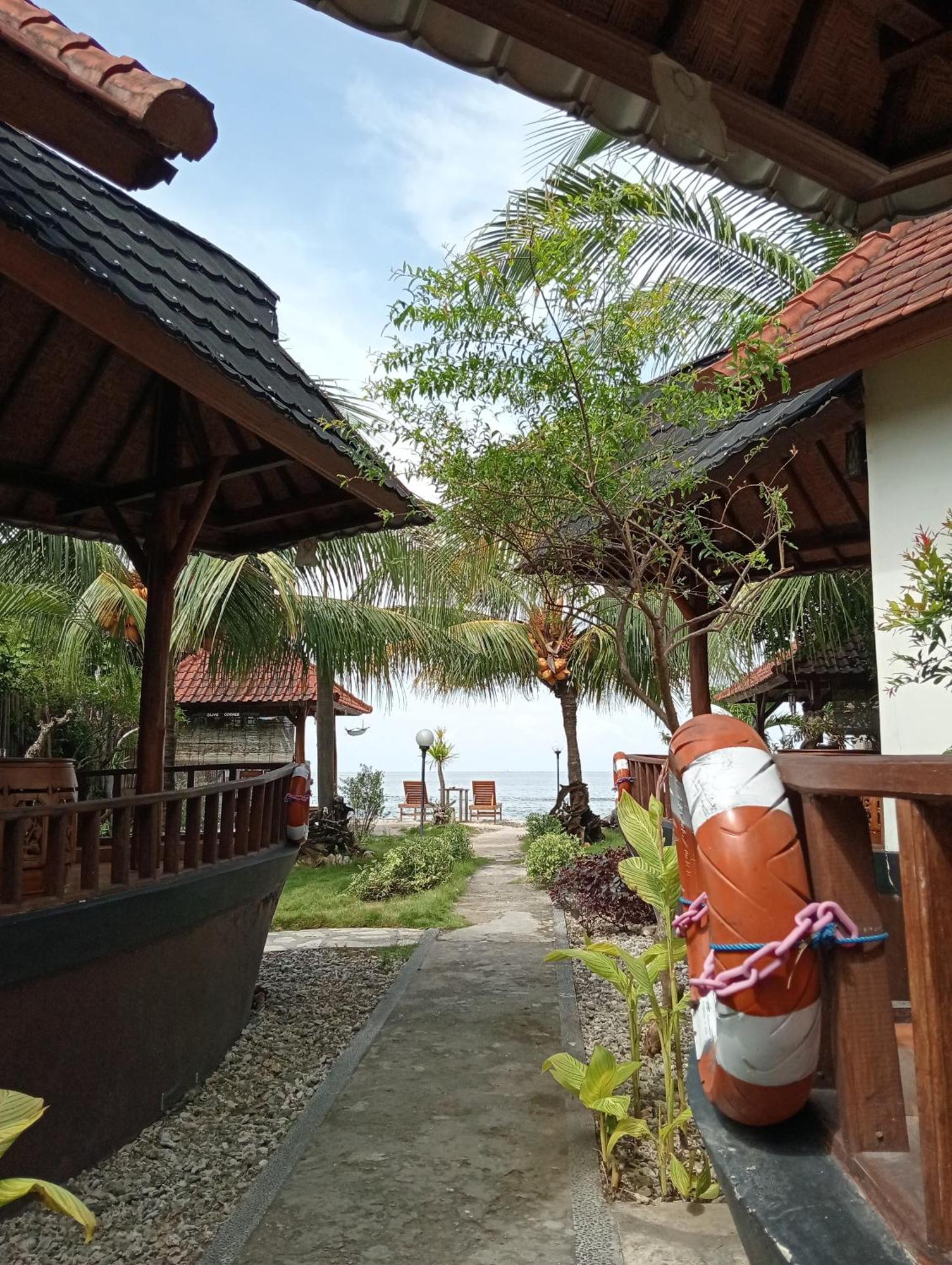 The Umah Prahu Hotel Batununggul Exterior photo