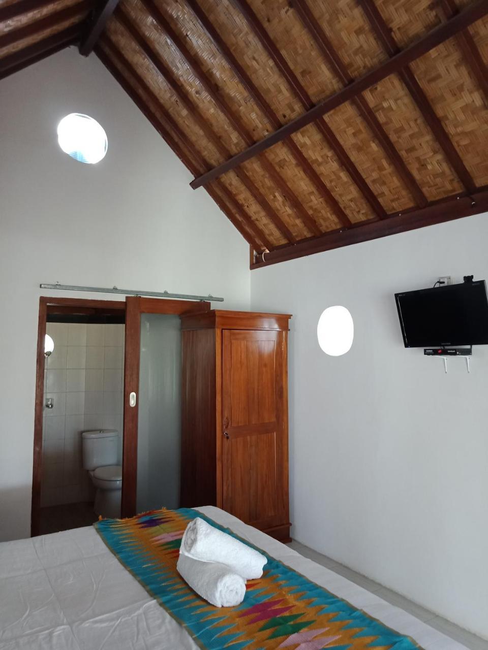 The Umah Prahu Hotel Batununggul Exterior photo